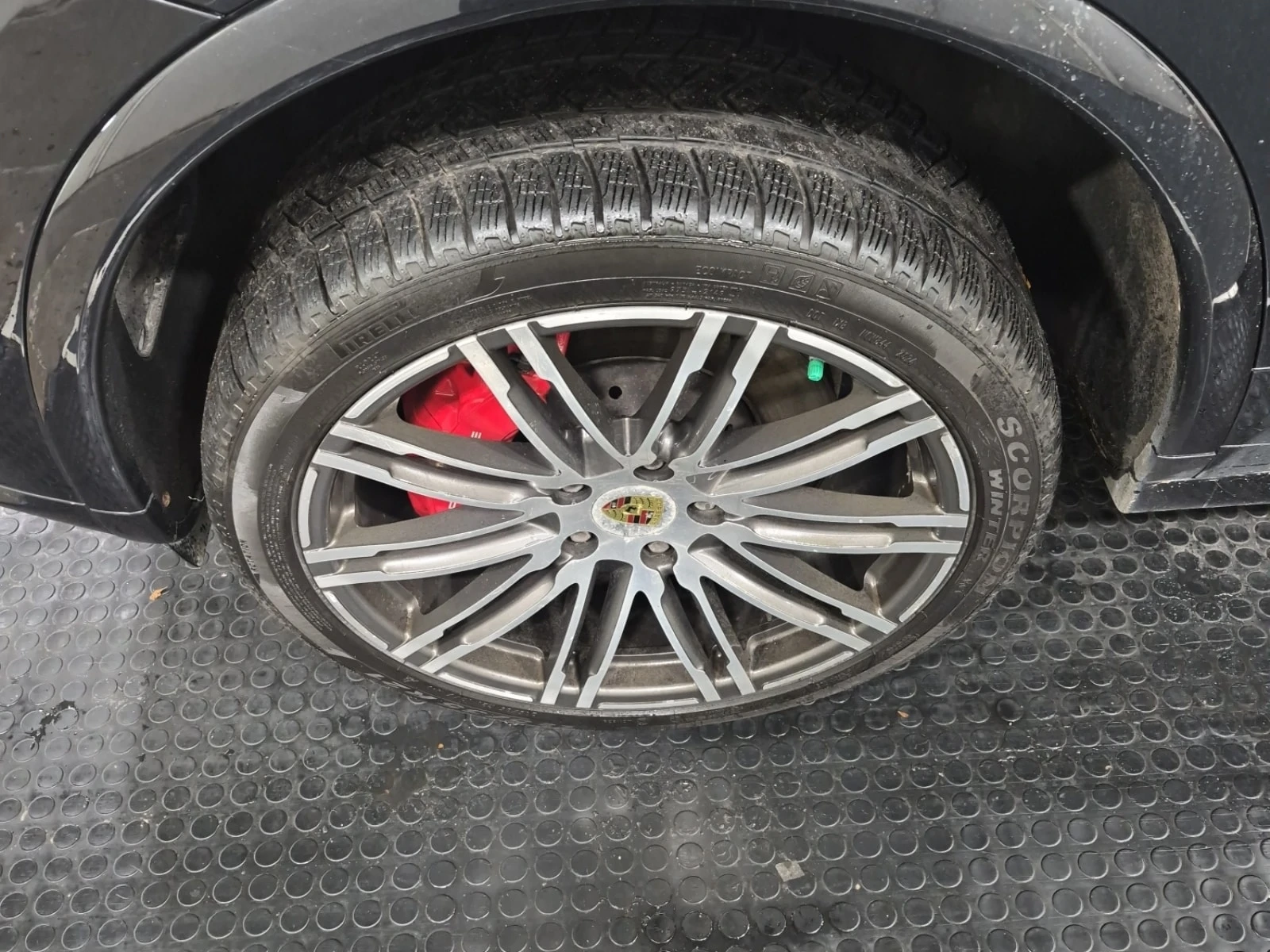Porsche Cayenne  GTS / CARFAX / ОБДУХВАНЕ / 360 / ПАНОРАМА , снимка 8 - Автомобили и джипове - 55999847