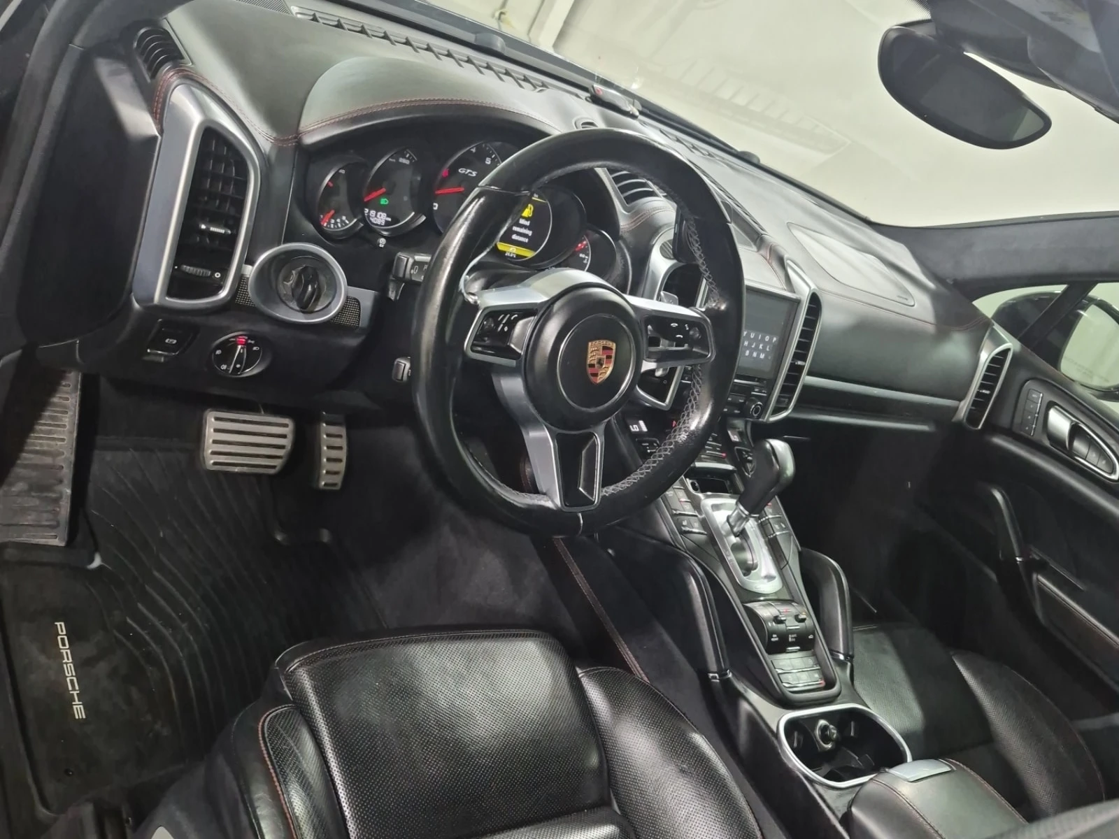 Porsche Cayenne  GTS / CARFAX / ОБДУХВАНЕ / 360 / ПАНОРАМА , снимка 12 - Автомобили и джипове - 55999847