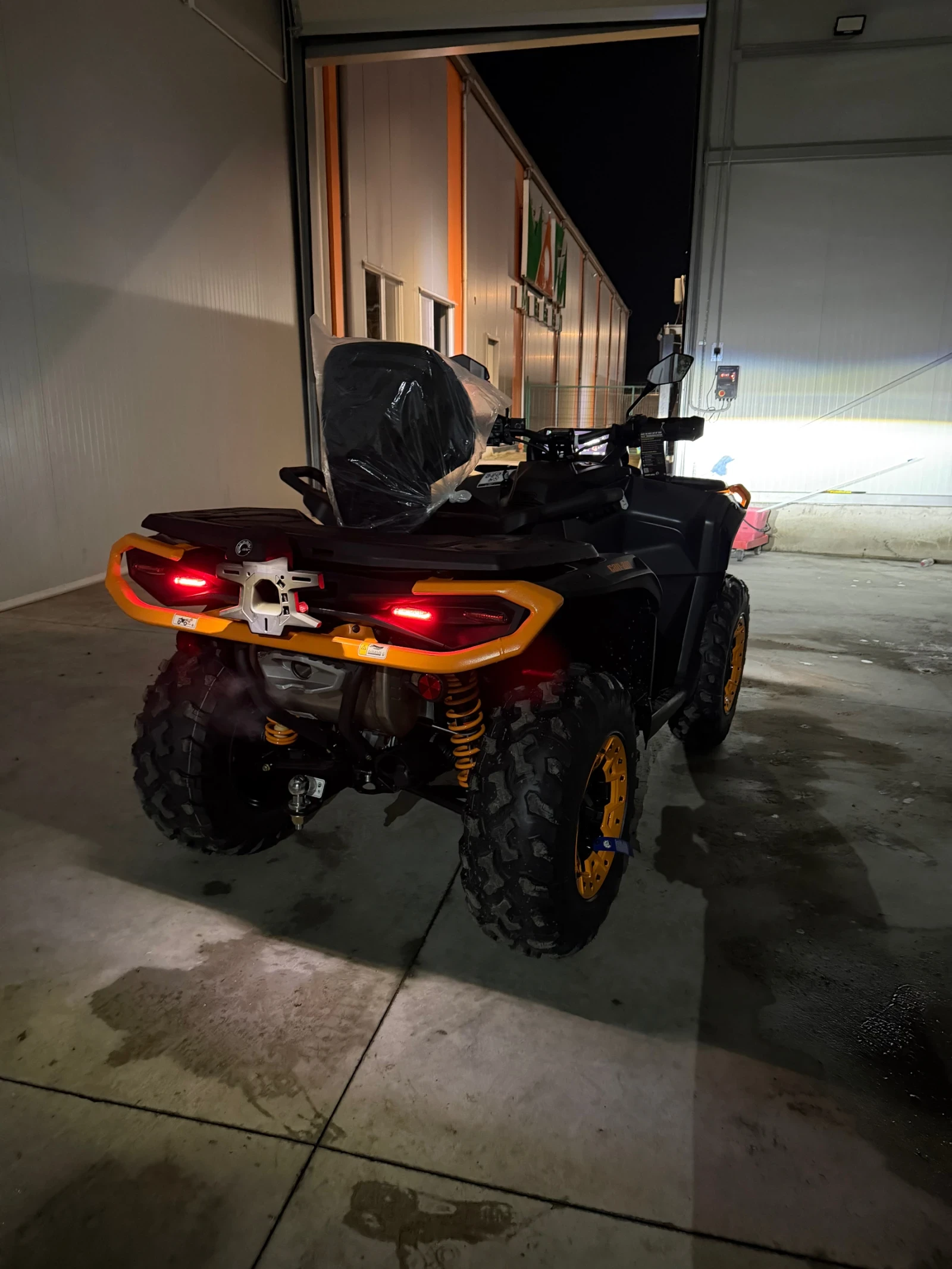 Can-Am Outlander Активни амортисьори SAS, ABS, Apple CarPlay - изображение 6