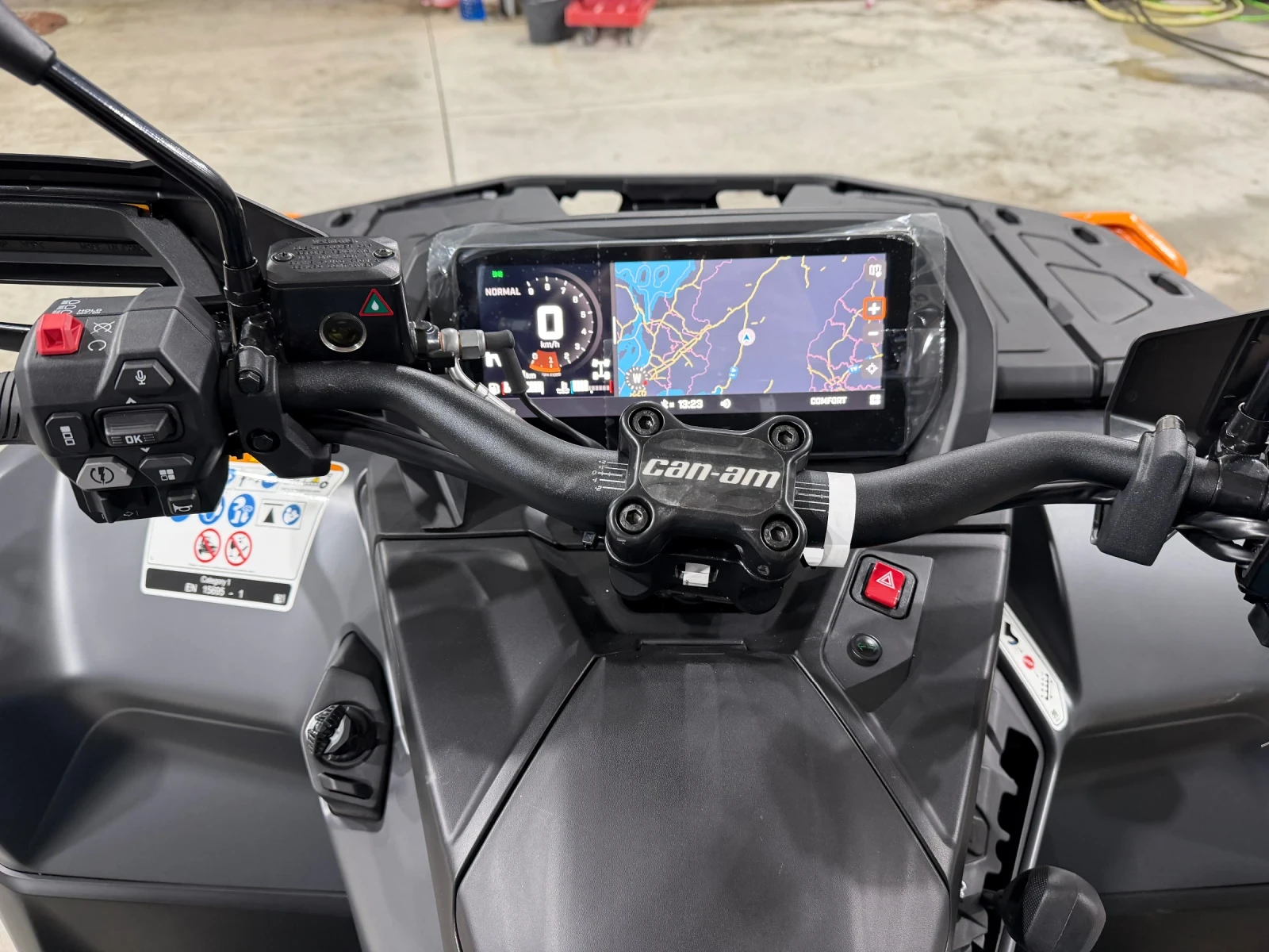 Can-Am Outlander Активни амортисьори SAS, ABS, Apple CarPlay - изображение 8