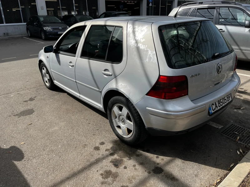 VW Golf 1.6SR + климатроник, снимка 8 - Автомобили и джипове - 49513570