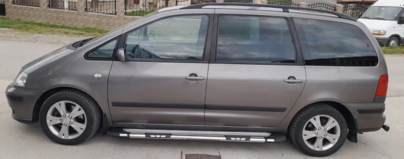 Seat Alhambra, снимка 2 - Автомобили и джипове - 50894368