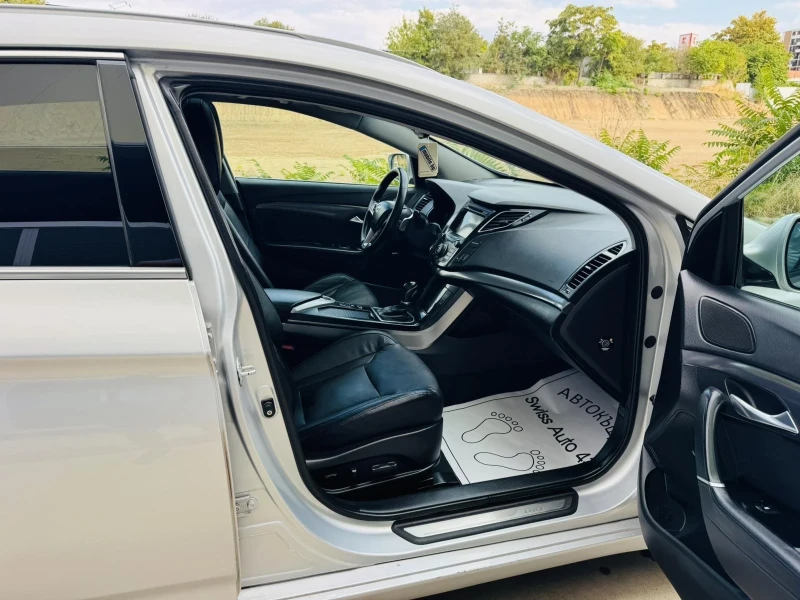 Hyundai I40 2.0i Premium CH, снимка 13 - Автомобили и джипове - 51893981