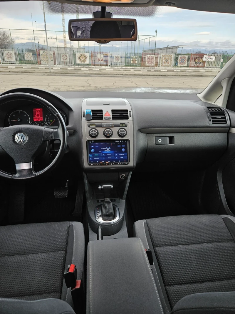 VW Touran 2.0 TDI-DSG-Freestyle 146500km.- уникат, снимка 8 - Автомобили и джипове - 53355081