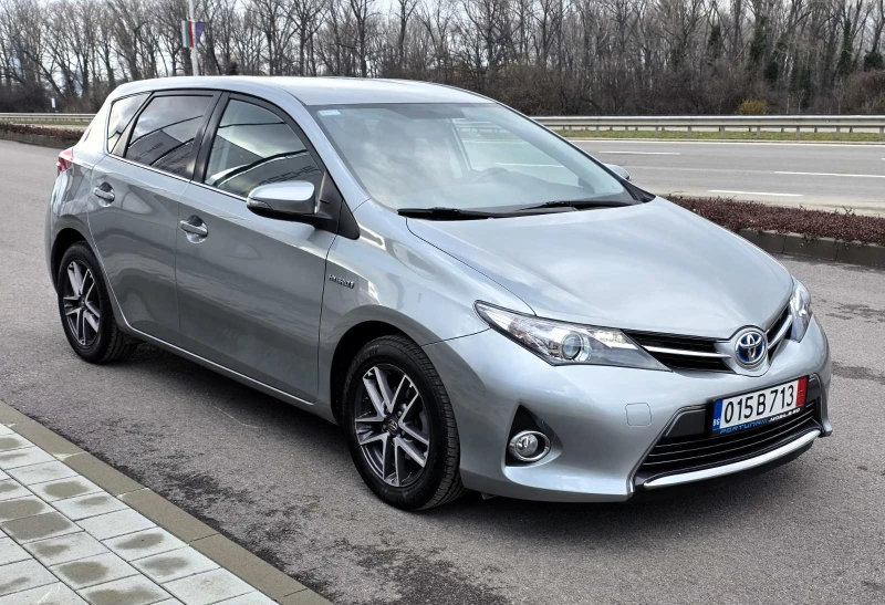 Toyota Auris 1.8Hybrid/136/e-CVT/Active+ , снимка 3 - Автомобили и джипове - 53500026