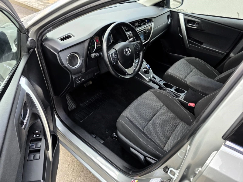 Toyota Auris 1.8Hybrid/136/e-CVT/Active+ , снимка 7 - Автомобили и джипове - 53500026