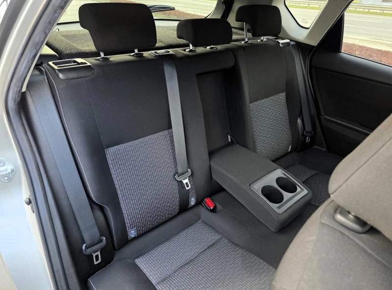 Toyota Auris 1.8Hybrid/136/e-CVT/Active+ , снимка 14 - Автомобили и джипове - 53500026