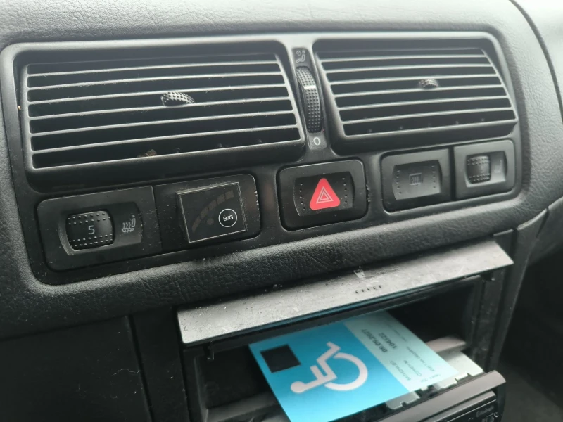 VW Golf Авт! АГУ!, снимка 7 - Автомобили и джипове - 53514099