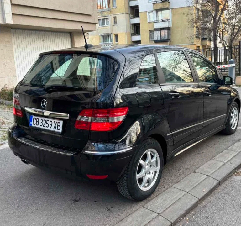 Mercedes-Benz B 180 SportsTourer, снимка 4 - Автомобили и джипове - 48390802