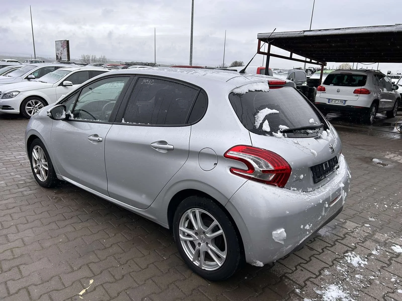 Peugeot 208 1.2 VTI/82hp - изображение 3