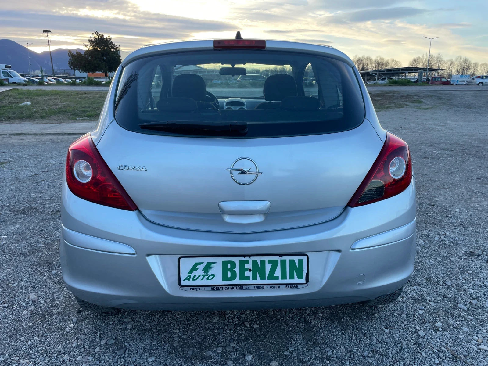 Opel Corsa 1.0-GAS-ITALIA - изображение 9