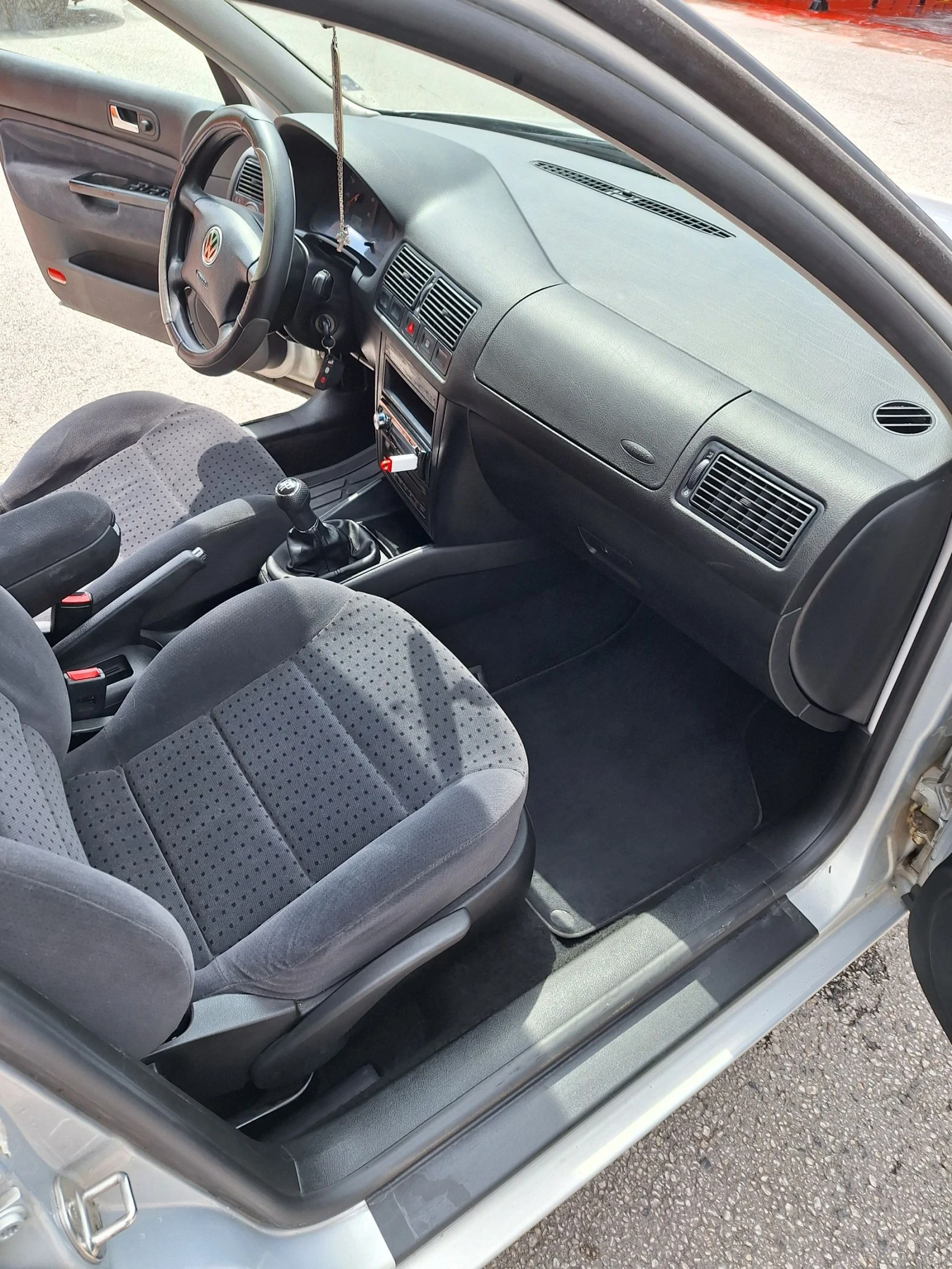VW Golf 1.6 SR - изображение 6