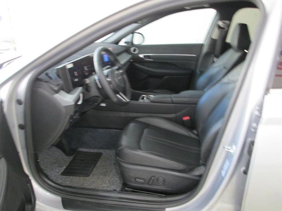 Hyundai Sonata 2.0 LPG Mobility * НАЙ-ДОБРА ЦЕНА В БЪЛГАРИЯ*  - изображение 10