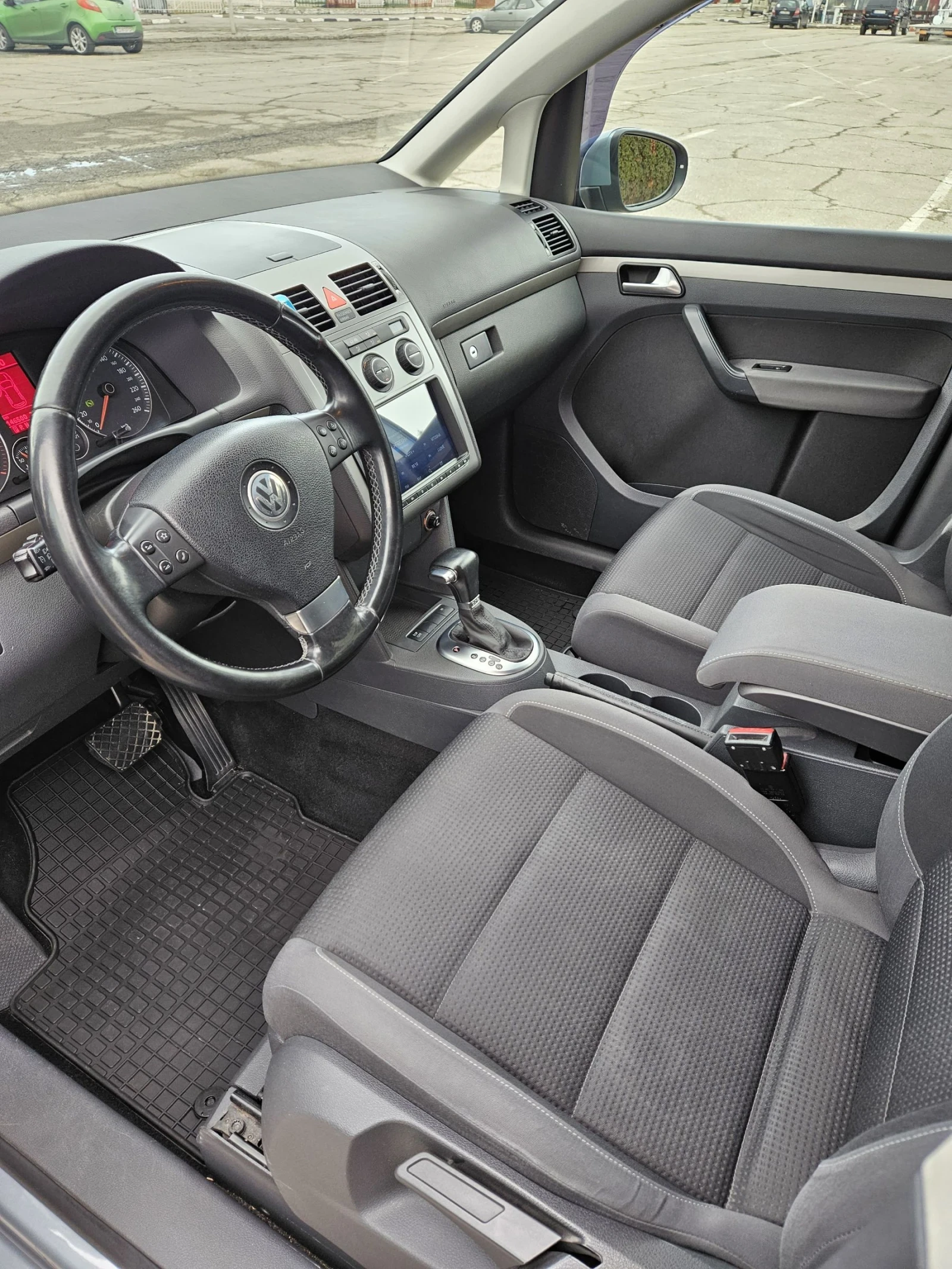 VW Touran 2.0 TDI-DSG-Freestyle 146500km.- уникат - изображение 9