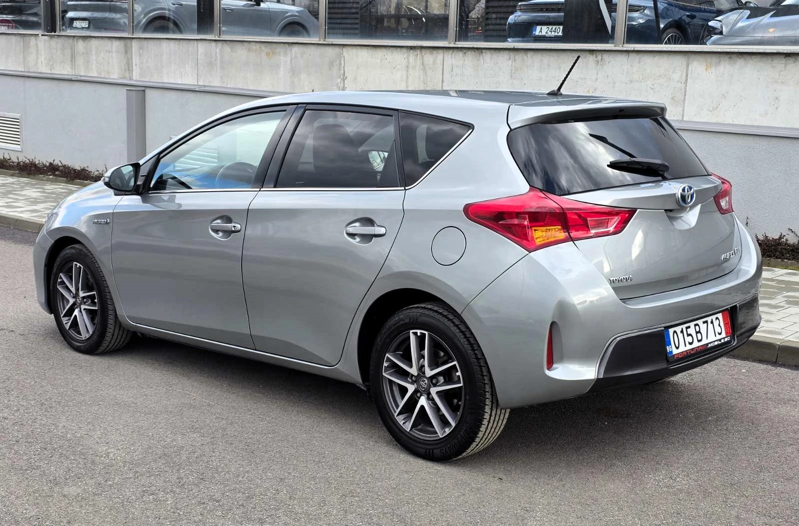 Toyota Auris 1.8Hybrid/136/e-CVT/Active+  - изображение 6