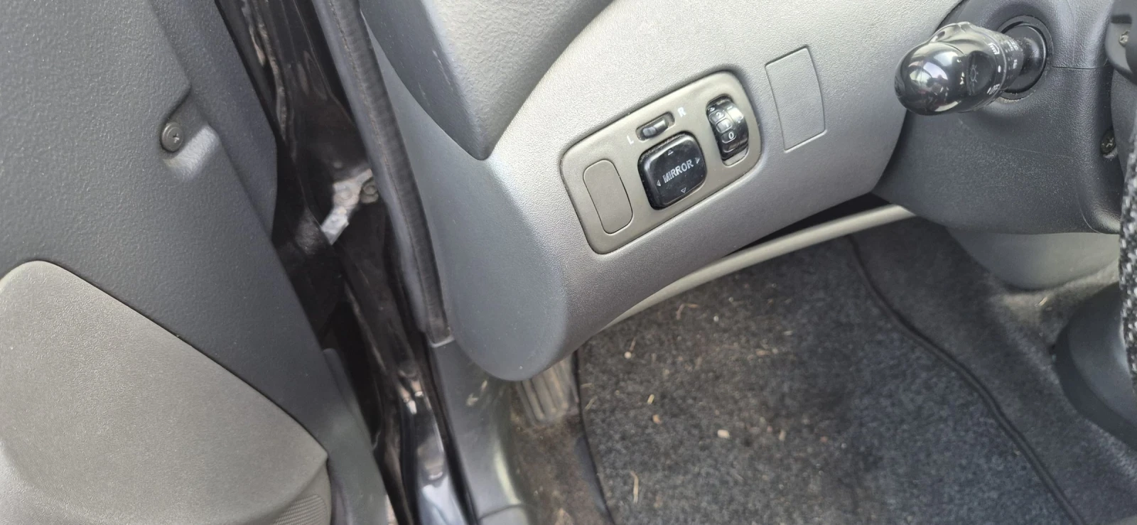 Toyota Yaris 1.3 vvti - изображение 6