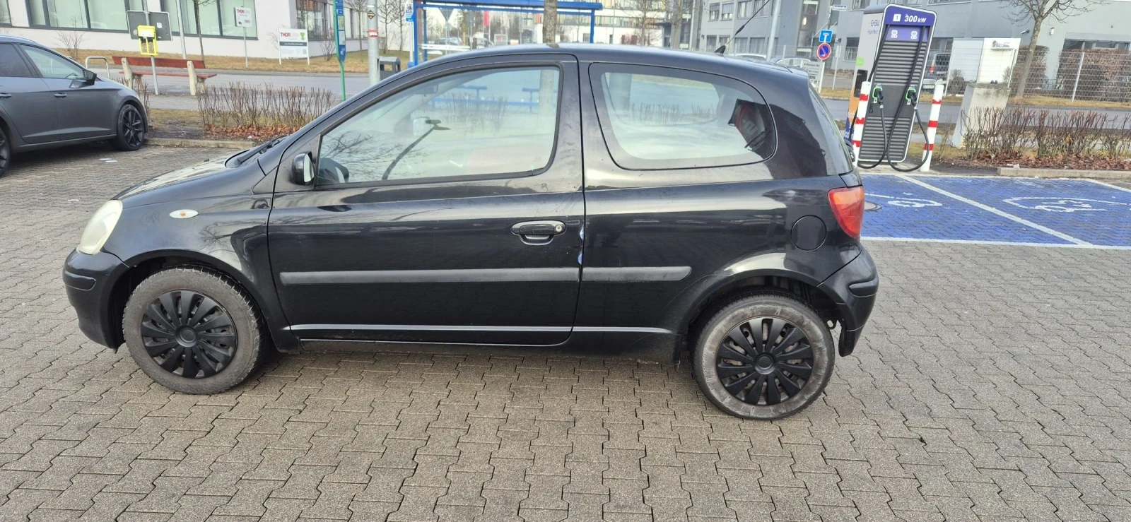 Toyota Yaris 1.3 vvti - изображение 4