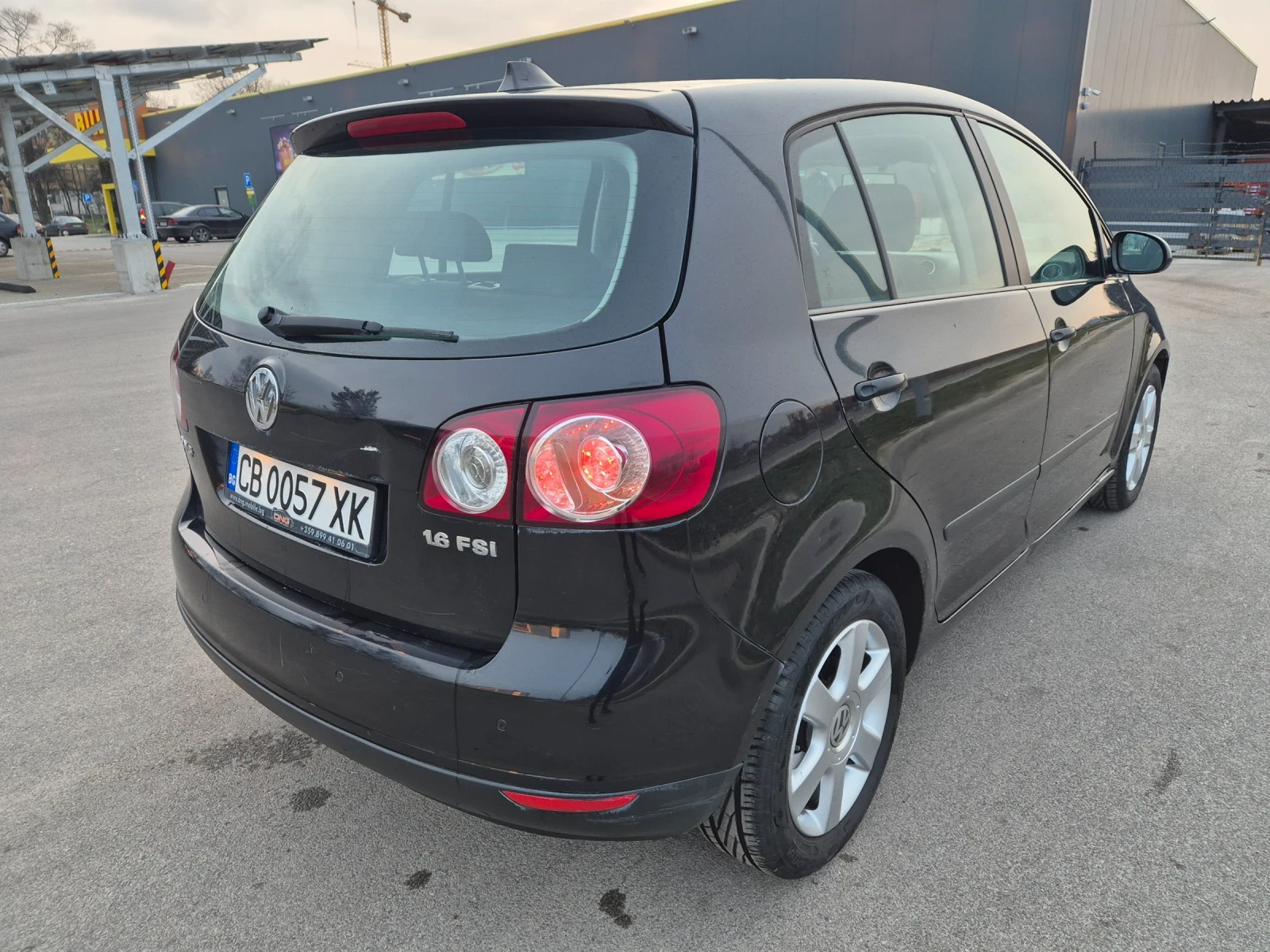 VW Golf Plus 1.6 FSI, снимка 3 - Автомобили и джипове - 53950768