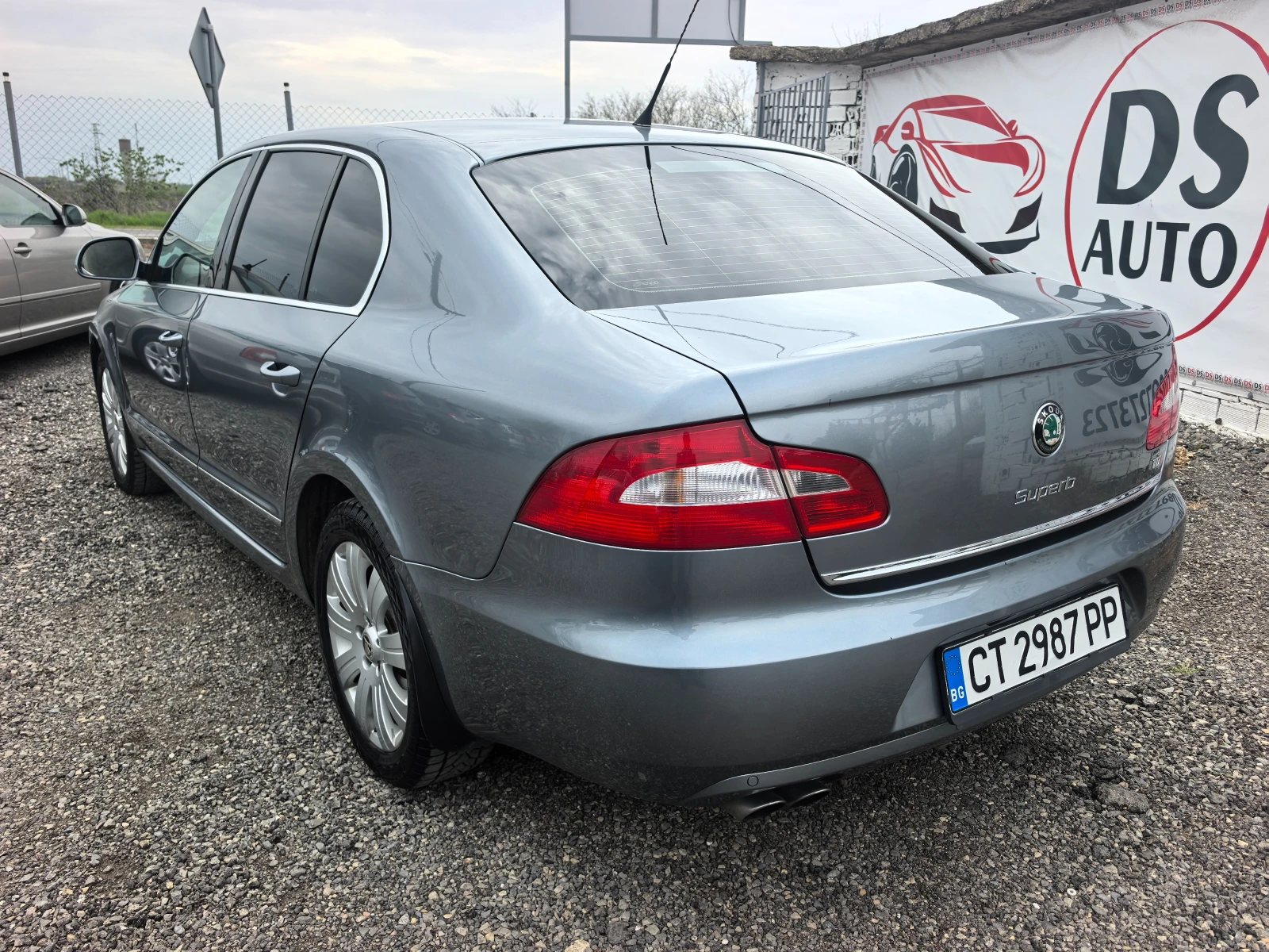 Skoda Superb 2.0TDI, снимка 3 - Автомобили и джипове - 54220115