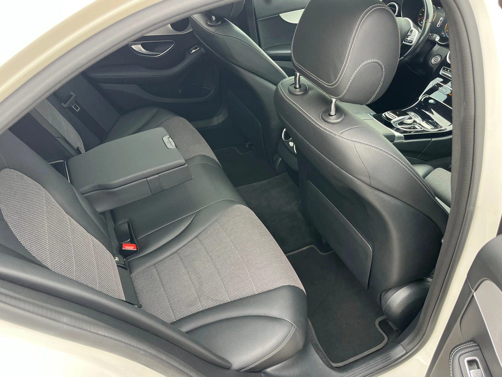 Mercedes-Benz C 220 4-Matic.Face.Топ състояние.Собствен лизинг!!!, снимка 12 - Автомобили и джипове - 54220311