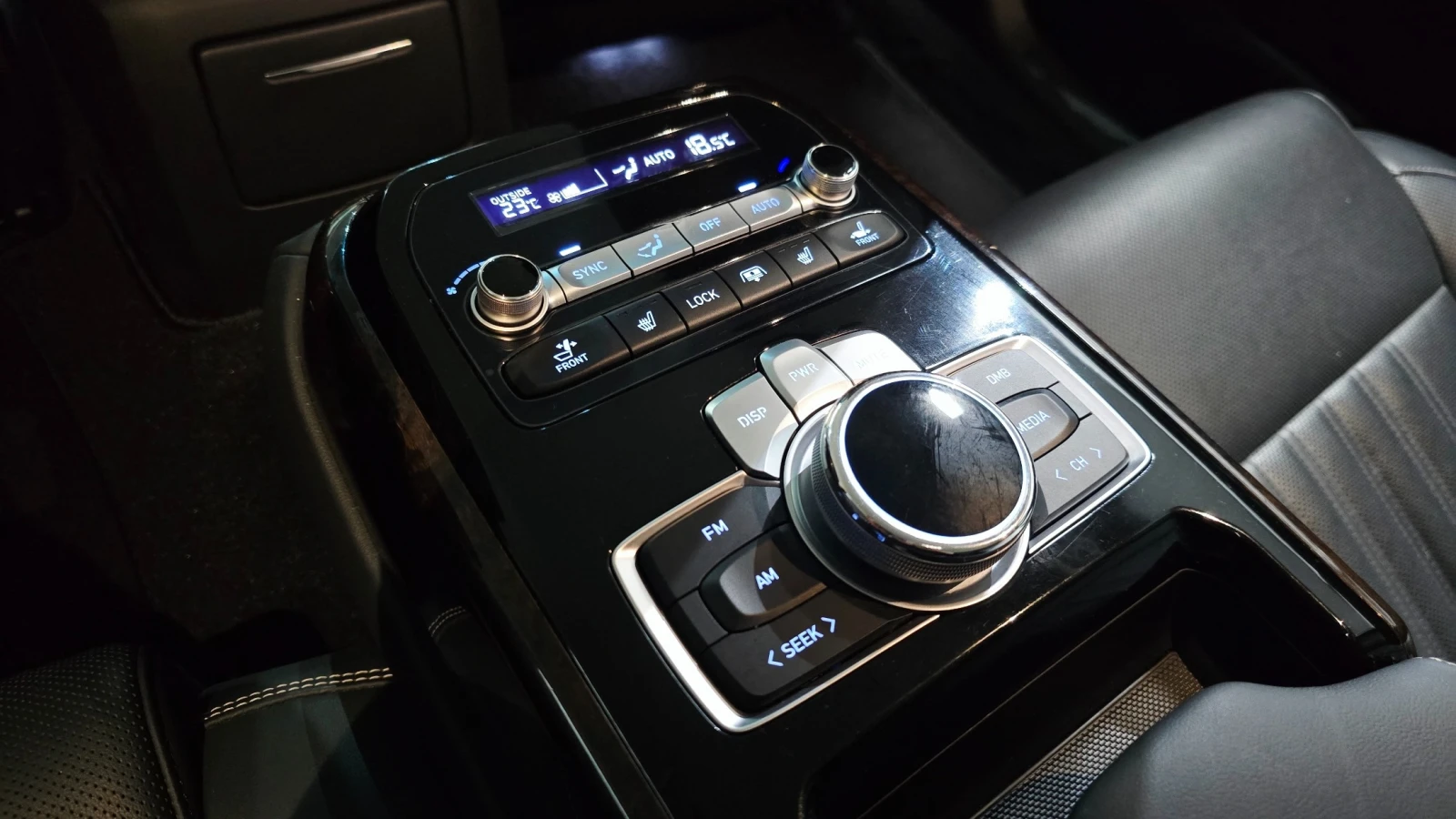 Genesis G90 3.8 AWD* Premium Luxury, снимка 15 - Автомобили и джипове - 55086593