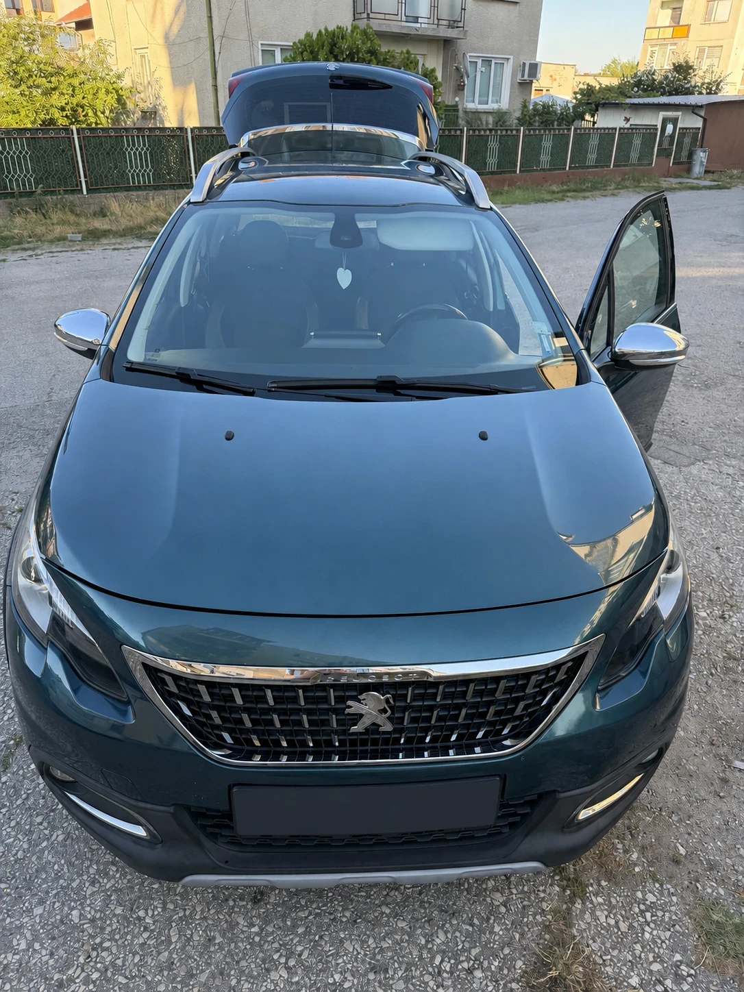 Peugeot 2008, снимка 10 - Автомобили и джипове - 55710892