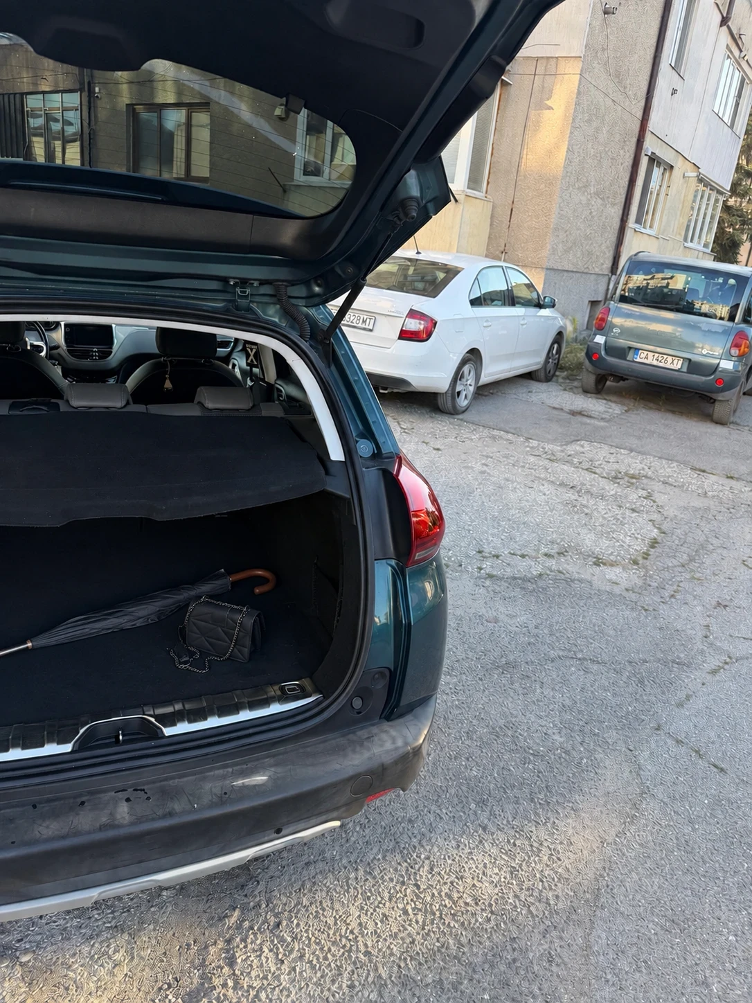 Peugeot 2008, снимка 9 - Автомобили и джипове - 55710892