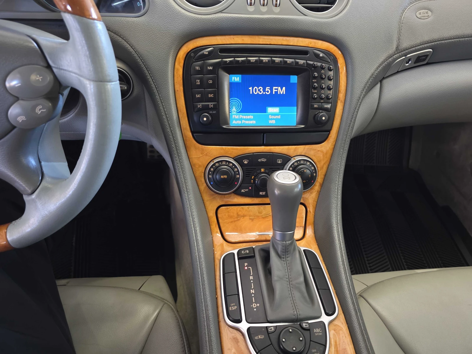 Mercedes-Benz SL 500 * 5.0L * АВТОКРЕДИТ БЕЗ ПЪРВОНАЧАЛНА ВНОСКА* , снимка 9 - Автомобили и джипове - 55812359