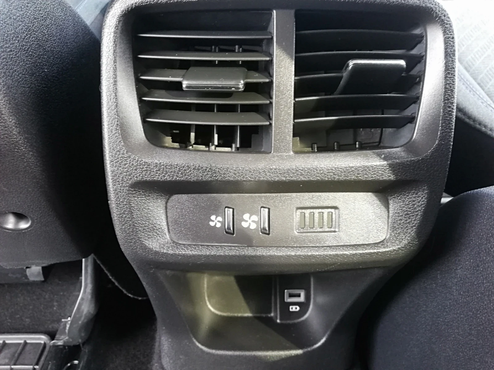 Peugeot Rifter 1.5D KLI NAVI , снимка 16 - Автомобили и джипове - 55901754