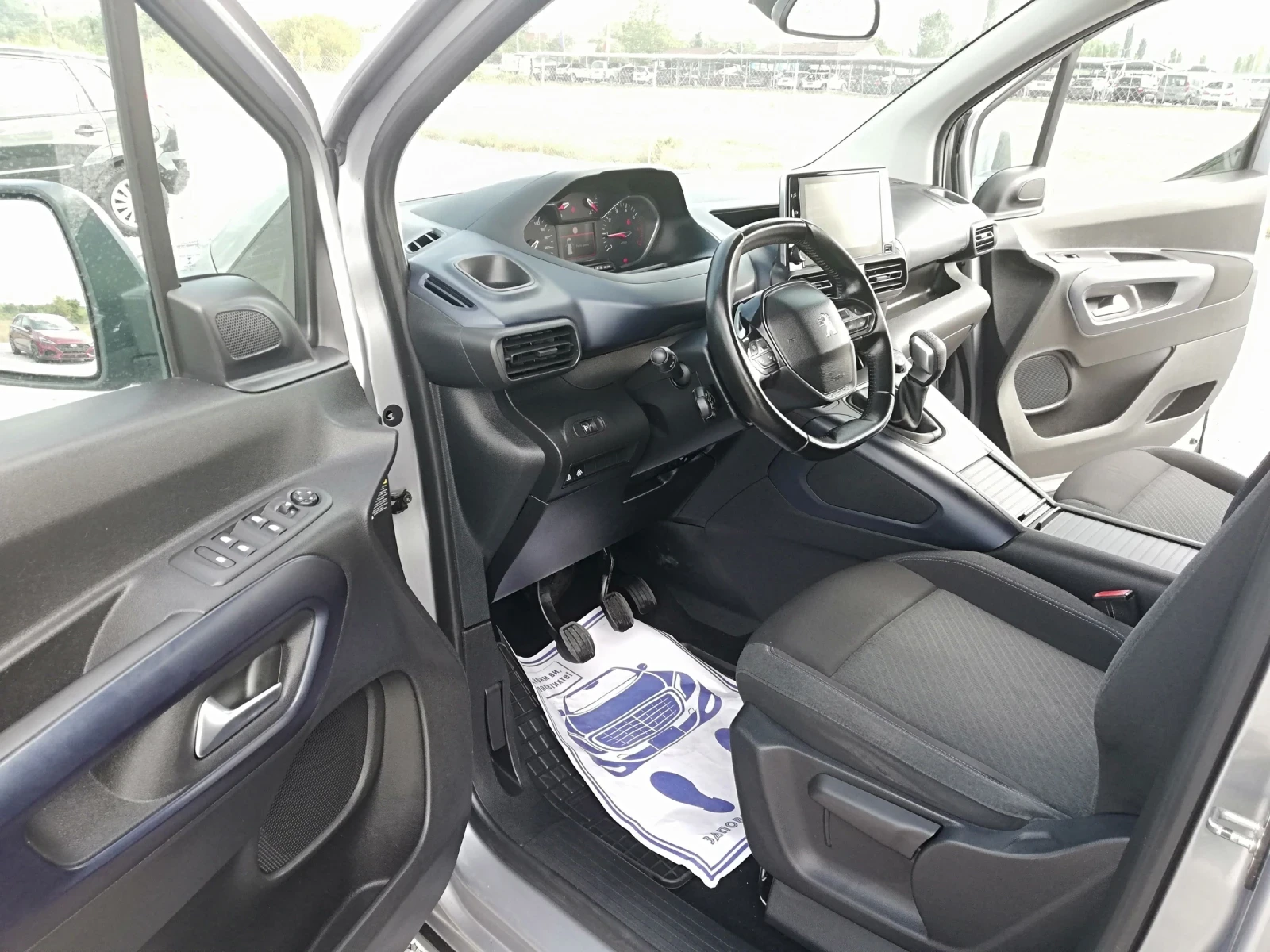 Peugeot Rifter 1.5D KLI NAVI , снимка 17 - Автомобили и джипове - 55901754