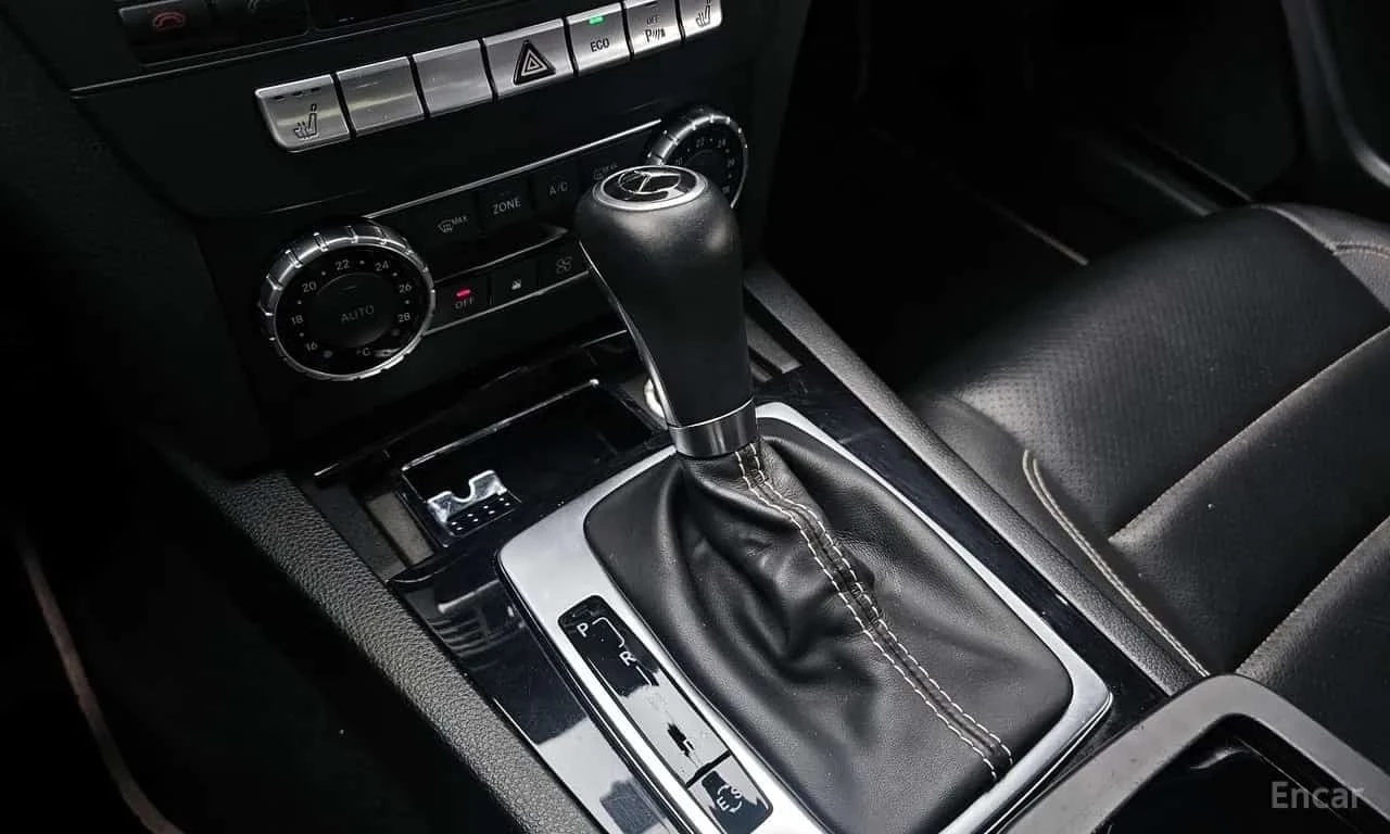 Mercedes-Benz C 220 АМГ ПАКЕТ/ CDI Coupe /ПОДГРЕВ/ПАМЕТ/, снимка 9 - Автомобили и джипове - 56332222