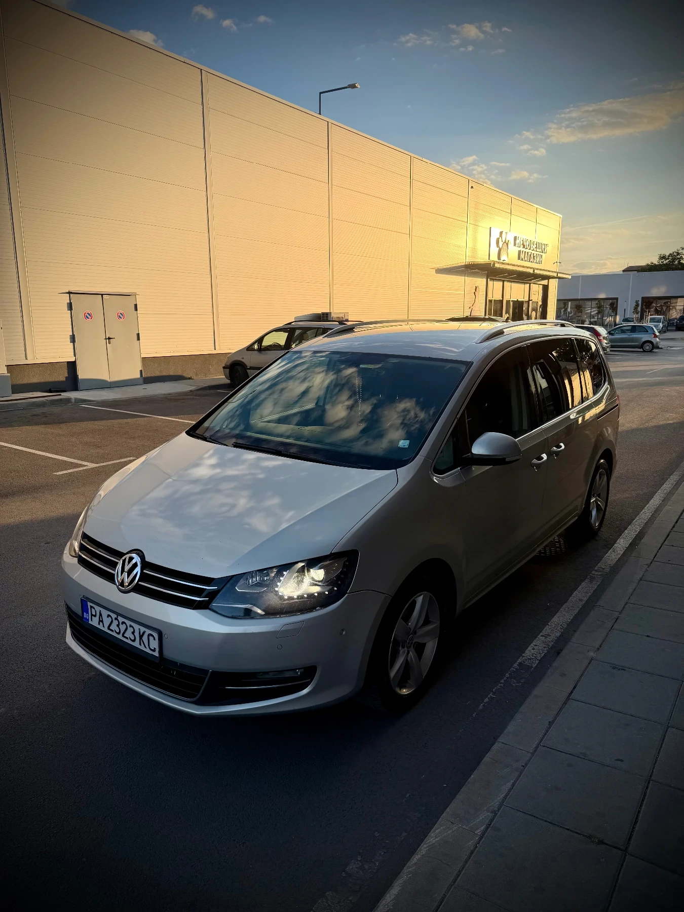 VW Sharan 177k.c DSG , снимка 3 - Автомобили и джипове - 56509630
