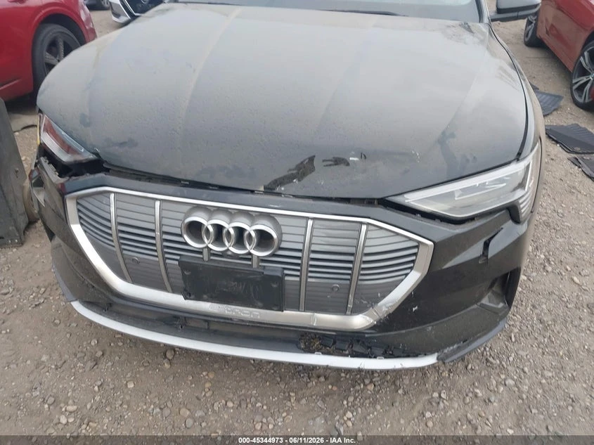 Audi E-Tron Prestige Quattro, снимка 6 - Автомобили и джипове - 56618869