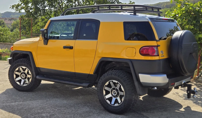 Toyota Fj cruiser, снимка 4 - Автомобили и джипове - 47497935