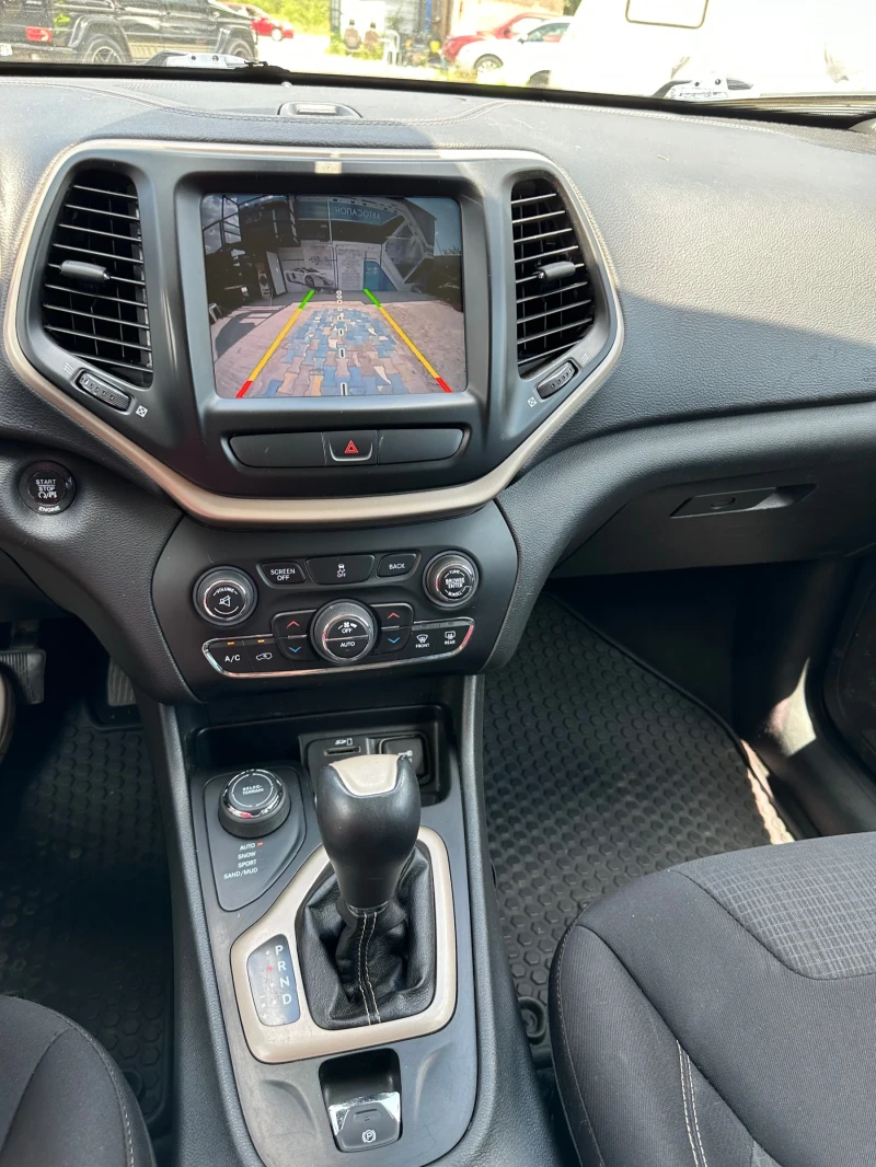 Jeep Cherokee 2.4i 4x4  NORTH Цена за Кеш, снимка 9 - Автомобили и джипове - 52075622