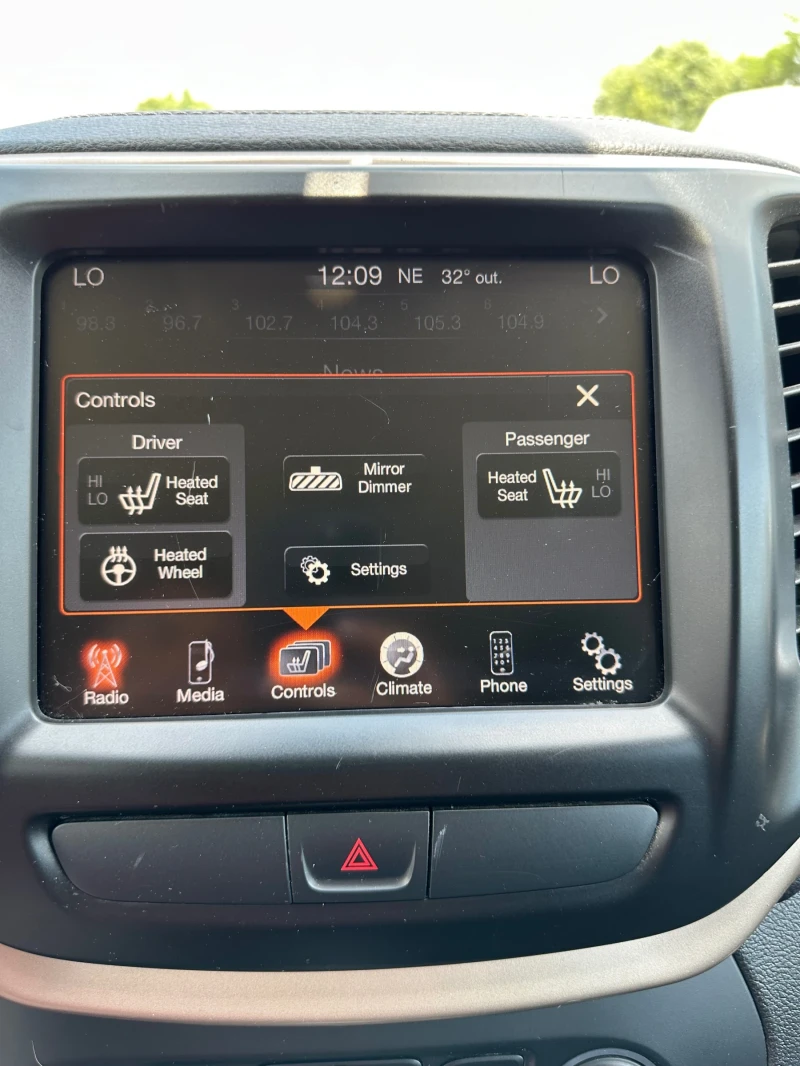 Jeep Cherokee 2.4i 4x4  NORTH Цена за Кеш, снимка 10 - Автомобили и джипове - 52075622