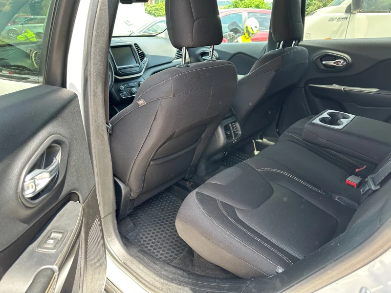 Jeep Cherokee 2.4i 4x4  NORTH Цена за Кеш, снимка 12 - Автомобили и джипове - 52075622