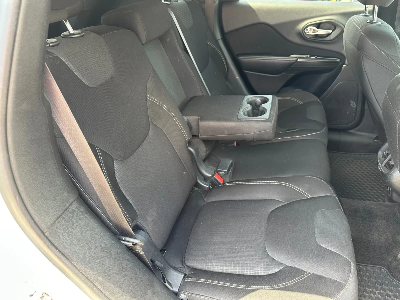 Jeep Cherokee 2.4i 4x4  NORTH Цена за Кеш, снимка 13 - Автомобили и джипове - 52075622