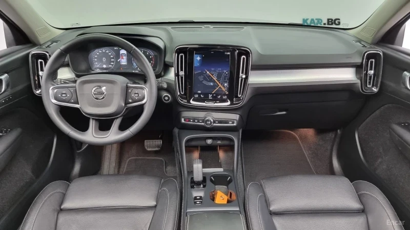 Volvo XC40 * MOMENTUM* ПАНО* KEYLESS* Camera* ПОДГРЕВ* , снимка 15 - Автомобили и джипове - 55401841