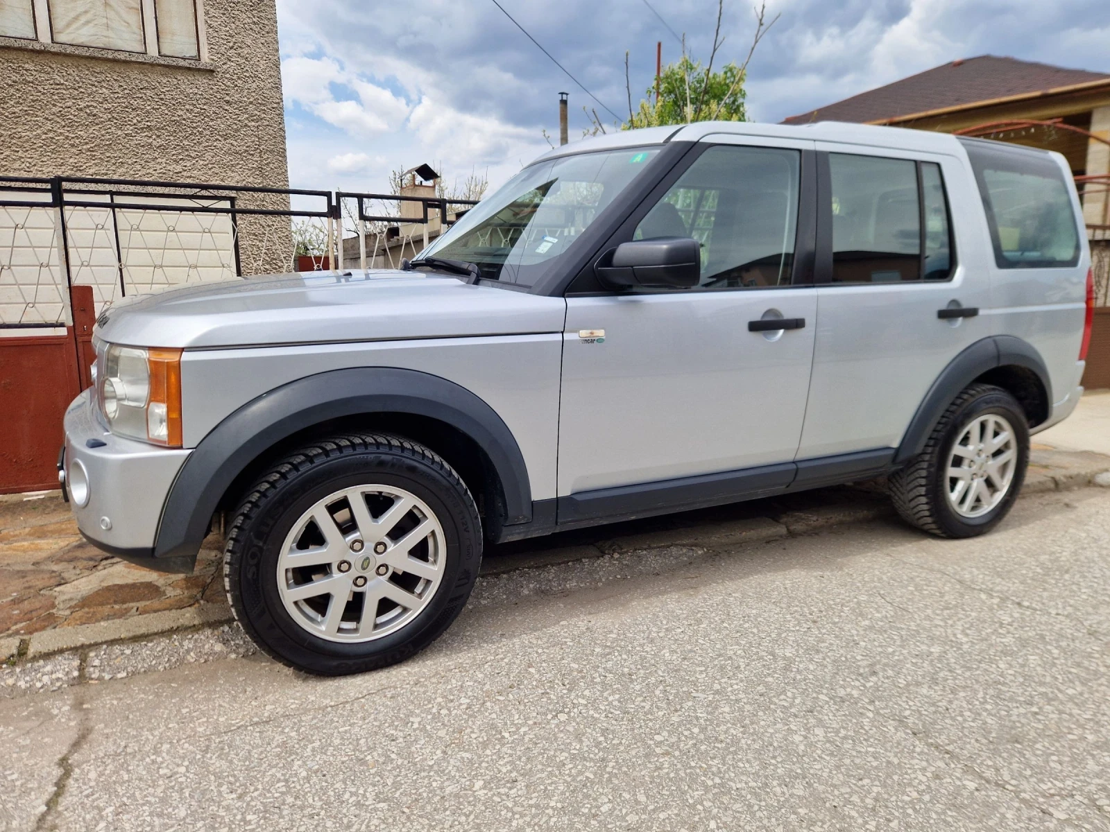 Land Rover Discovery DISCOVERY 3 - изображение 2