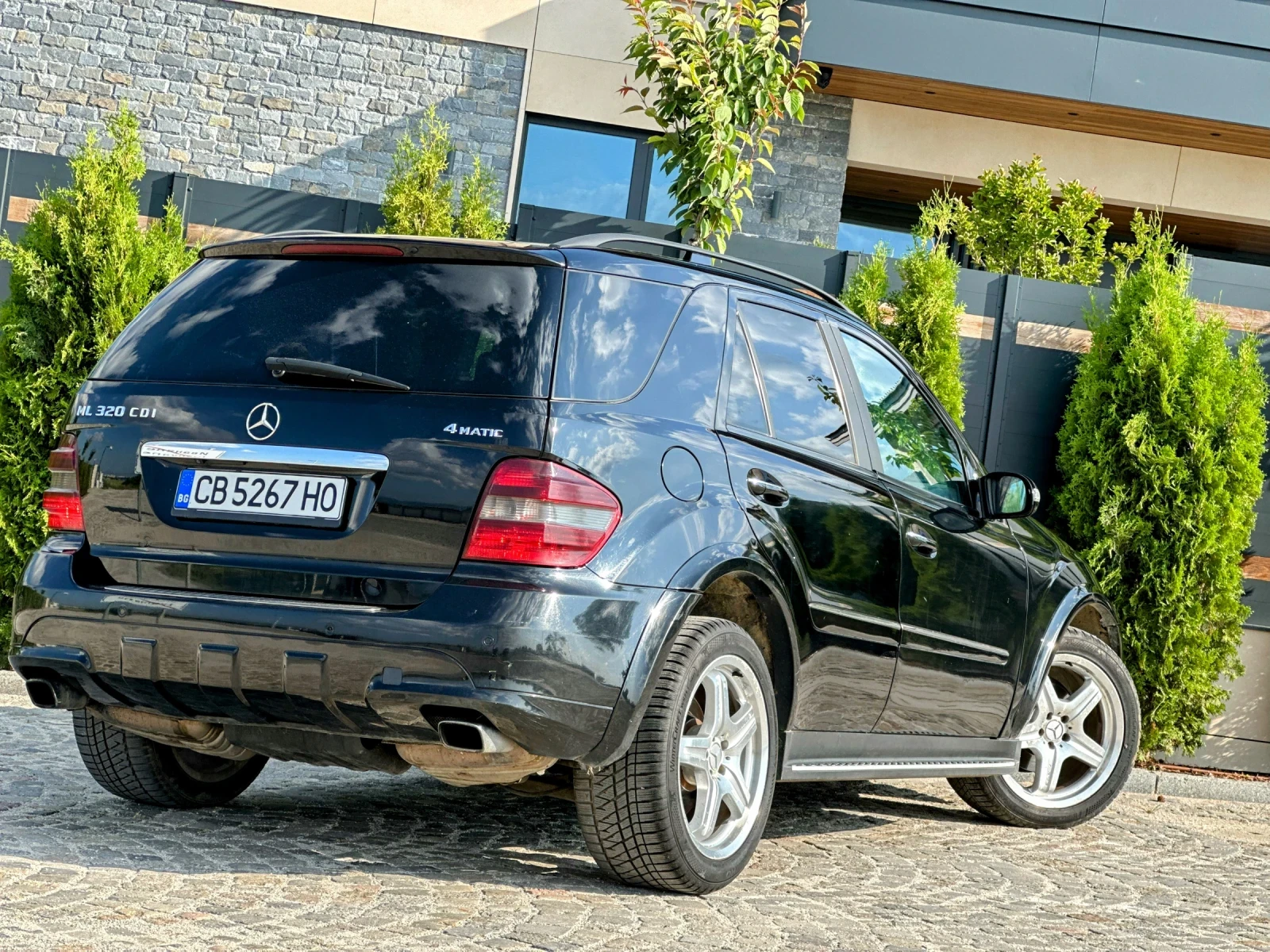 Mercedes-Benz ML 320 3.0D/224hp* AMG ПАКЕТ* ПОДГРЕВ* ОБДУХВАНЕ* КАМЕРА* - изображение 6