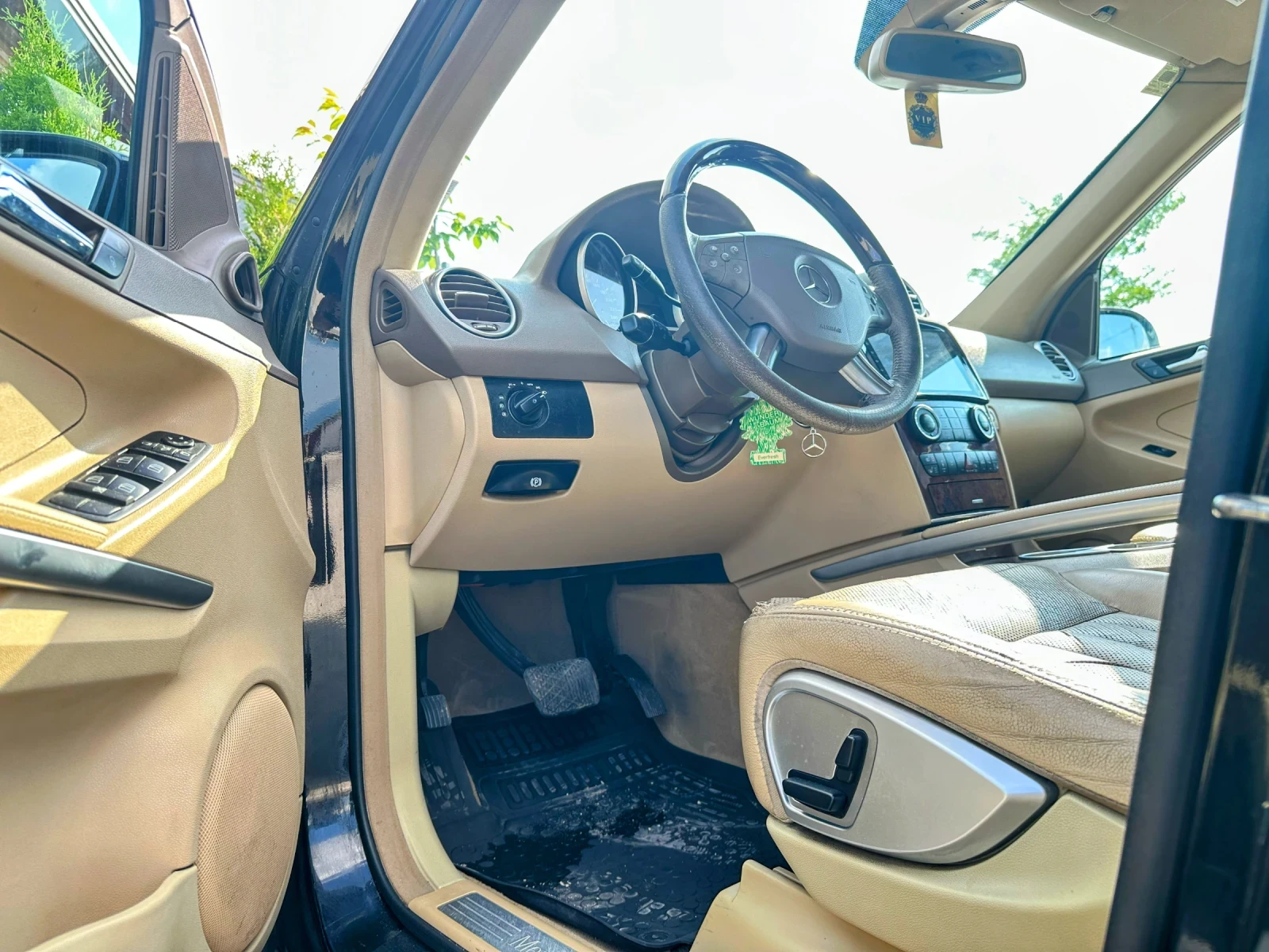 Mercedes-Benz ML 320 3.0D/224hp* AMG ПАКЕТ* ПОДГРЕВ* ОБДУХВАНЕ* КАМЕРА* - изображение 9