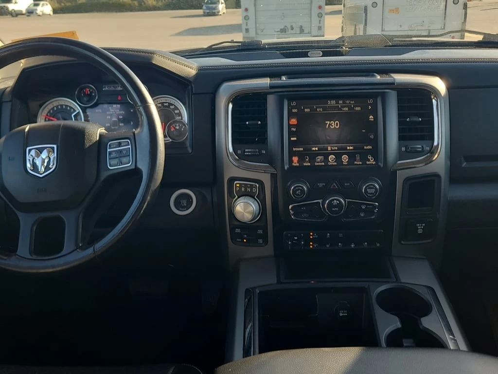Dodge RAM 1500 * SPORT CREW CAB SHORT BED * CARFAX * БЕЗ ПЪРВОНАЧ - изображение 9