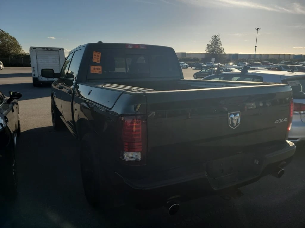 Dodge RAM 1500 * SPORT CREW CAB SHORT BED * CARFAX * БЕЗ ПЪРВОНАЧ - изображение 4