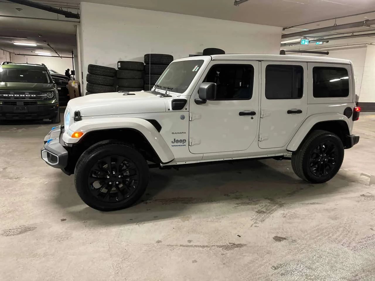 Jeep Wrangler * Sahara * CARFAX * ПАНО * KEYLESS * ПОДГРЕВИ, снимка 2 - Автомобили и джипове - 53901925