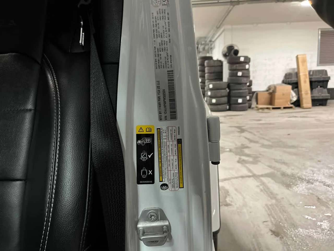 Jeep Wrangler * Sahara * CARFAX * ПАНО * KEYLESS * ПОДГРЕВИ, снимка 10 - Автомобили и джипове - 53901925