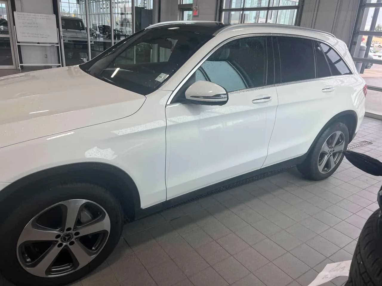 Mercedes-Benz GLC 300 ПОДГРЕВИ * ПАНО * KEYLESS * CARFAX, снимка 13 - Автомобили и джипове - 54208983