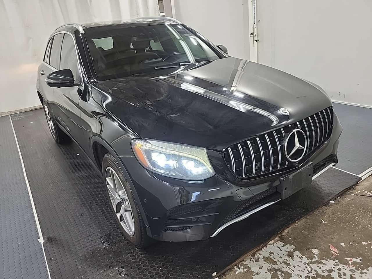 Mercedes-Benz GLC 300 * CARFAX * 360 КАМЕРА * БЕЗ ИНЦИДЕНТИ * , снимка 2 - Автомобили и джипове - 54528767