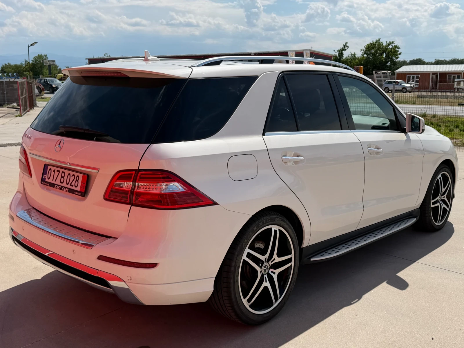 Mercedes-Benz ML 350 AMG / DISTRONIC / 360 KAMERI / KEYLESS GO / PANORA, снимка 4 - Автомобили и джипове - 55213481