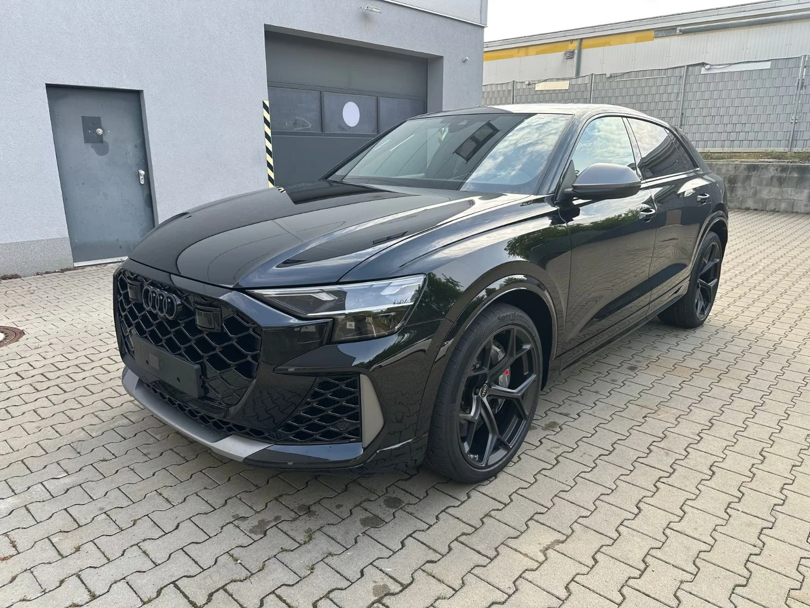 Audi RSQ8 PERFORMANCE / CERAMIC / MATRIX / BLACK OPTIC / HUD, снимка 3 - Автомобили и джипове - 56021209